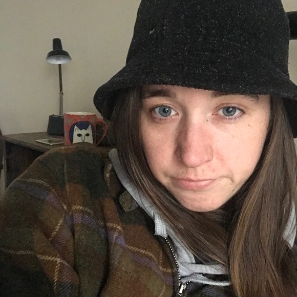 Meet your Posher, Lauren - Picture 1 of 1